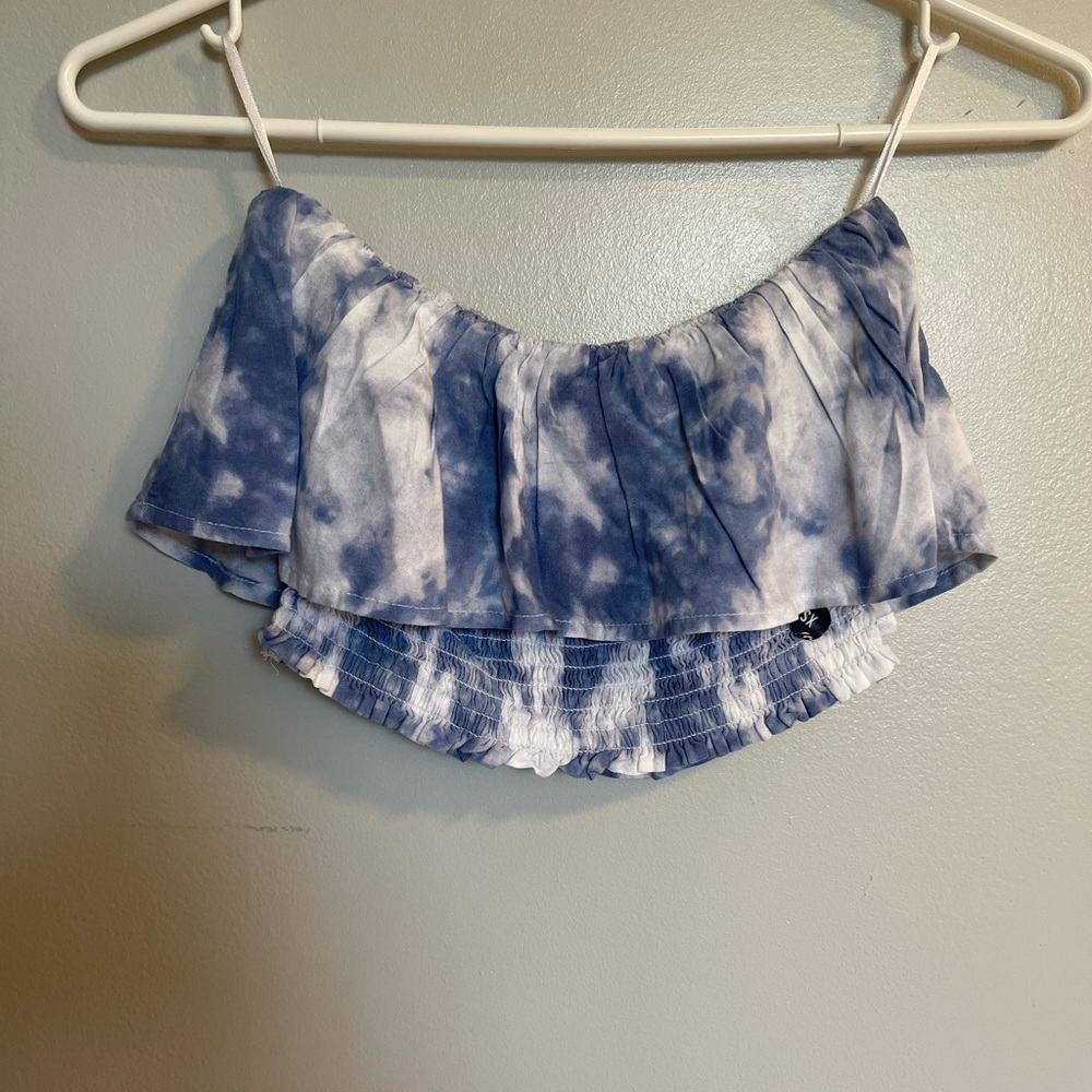 NWT- HOLLISTER Crop top size : XS
